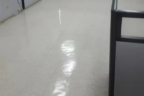 辦公室地板清潔後